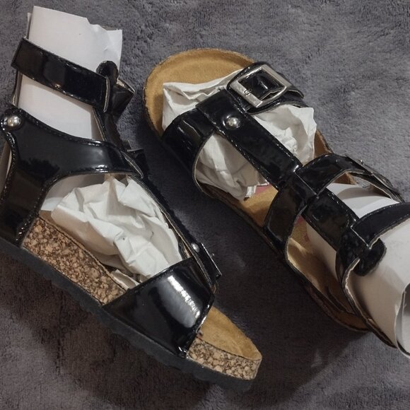 Cute Birkenstock Style Sandal - Picture 4 of 5